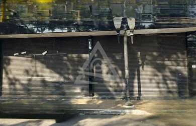 Imagem: O depósito possui 5 Vagas na garagem, 360m² de Área e está