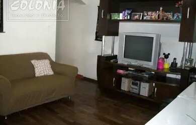 Imagem: A casa possui 3 Dormitórios, 2 Banheiros, 3 Vagas na garagem