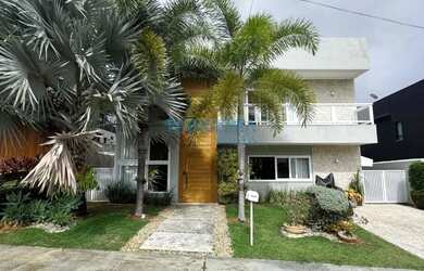 Imagem: A casa em condomínio possui 4 Dormitórios, 5 Banheiros, 4