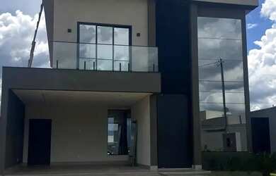 Imagem: A casa em condomínio possui 3 Dormitórios, 4 Banheiros, 4