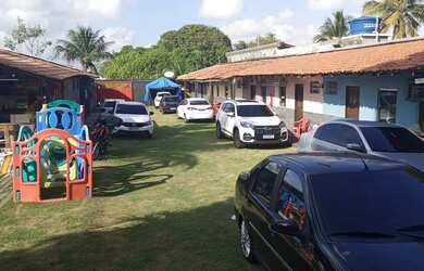 Imagem: A casa possui 5 Dormitórios, 5 Banheiros, 5 Vagas na garagem