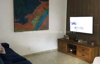 Imagem: A casa à venda possui 3 Dormitórios, 3 Banheiros, 2 Vagas