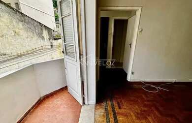 Imagem: O apartamento possui 2 Dormitórios, 2 Banheiros, 70m² de Área