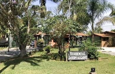 Imagem: O terreno possui 1.403m² de Área e está localizado em Algarve