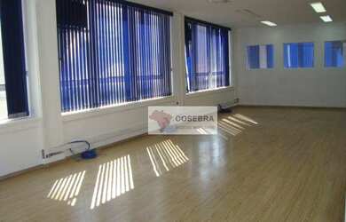 Imagem: O depósito possui 1 Vaga na garagem, 120m² de Área e está