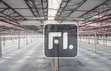 Imagem: O depósito possui 5 Vagas na garagem, 4.000m² de Área e