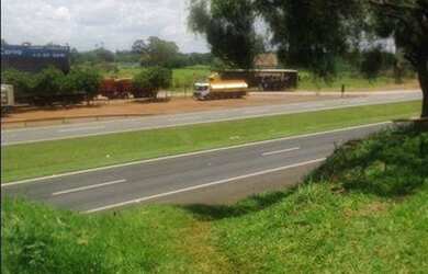 Imagem: O terreno possui 20.000m² de Área e está localizado em Parque