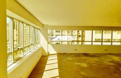 Imagem: O depósito possui 5 Vagas na garagem e 260m² de Área e está