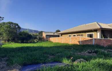 Imagem: O terreno possui 360m² de Área e está localizado em Caxito