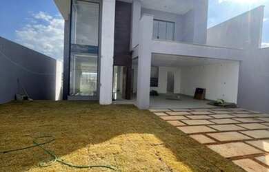 Imagem: A casa possui 3 Dormitórios, 3 Banheiros, 3 Vagas na garagem