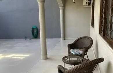 Imagem: A casa possui 4 Dormitórios, 4 Banheiros, 4 Vagas na garagem