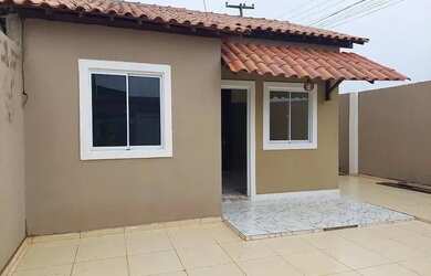 Imagem: A casa possui 1 Dormitório, 1 Banheiro, 1 Vaga na garagem e