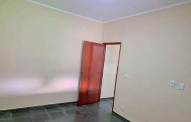 Imagem 7: Caparroz vendo - casa com terreno livre na frente