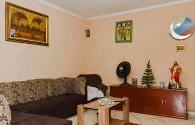 Imagem: A casa possui 4 Dormitórios, 5 Banheiros, 4 Vagas na garagem