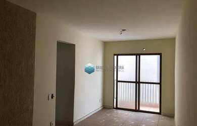 Imagem: O apartamento possui 3 Dormitórios, 1 Banheiro, 1 Vaga na garagem