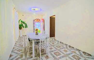 Imagem: A casa possui 3 Dormitórios, 3 Banheiros, 191m² de Área e