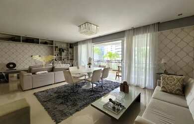 Imagem: O apartamento possui 4 Dormitórios, 5 Banheiros, 2 Vagas na