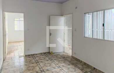 Imagem: A casa possui 3 Dormitórios, 2 Banheiros, 1 Vaga na garagem