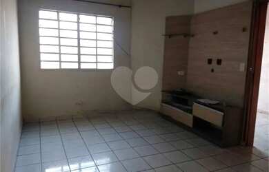 Imagem: A casa possui 2 Dormitórios, 1 Banheiro, 2 Vagas na garagem