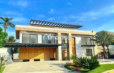 Imagem: A casa em condomínio possui 4 Dormitórios, 1 Banheiro, 4 Vagas