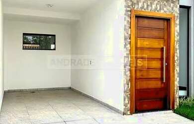 Imagem: A casa possui 3 Dormitórios, 2 Banheiros, 94m² de Área e