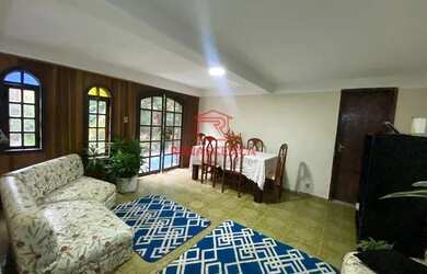 Imagem: A casa possui 1 Dormitório, 1 Banheiro, 3 Vagas na garagem