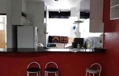 Imagem: O apartamento possui 2 Dormitórios, 1 Banheiro, 1 Vaga na garagem