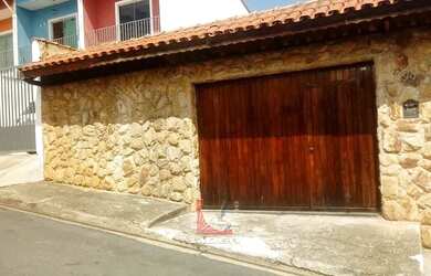 Imagem: A casa possui 4 Dormitórios, 4 Banheiros, 3 Vagas na garagem