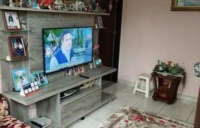 Imagem: A casa possui 5 Dormitórios, 3 Banheiros, 2 Vagas na garagem