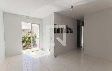 Imagem: O apartamento possui 3 Dormitórios, 1 Banheiro, 1 Vaga na garagem