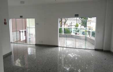 Imagem: O depósito possui 5 Vagas na garagem, 614m² de Área e está