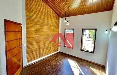 Imagem: A casa em condomínio possui 2 Dormitórios, 1 Banheiro e 130m²