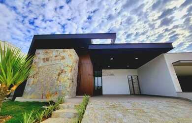 Imagem: A casa em condomínio possui 3 Dormitórios, 5 Banheiros, 4