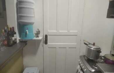 Imagem: A kitnet possui 1 Dormitório, 1 Banheiro, 1 Vaga na garagem