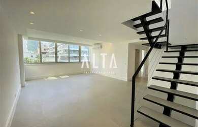 Imagem 2: ALTA Imóveis Boutique vende ou aluga Cobertura com reforma atual e cheiro...