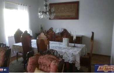 Imagem: O apartamento possui 5 Dormitórios, 3 Banheiros, 2 Vagas na