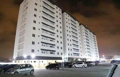 Imagem: O apartamento possui 2 Dormitórios, 1 Banheiro, 1 Vaga na garagem