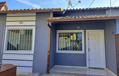 Imagem: A casa possui 2 Dormitórios, 2 Banheiros, 1 Vaga na garagem