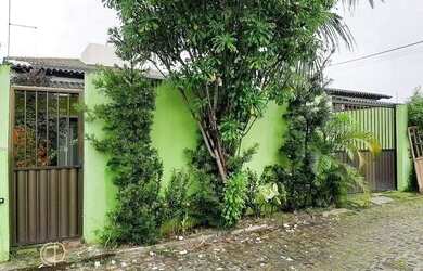 Imagem: A casa possui 2 Dormitórios, 2 Banheiros, 2 Vagas na garagem