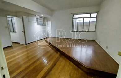 Imagem: O apartamento possui 3 Dormitórios, 2 Banheiros, 104m² de
