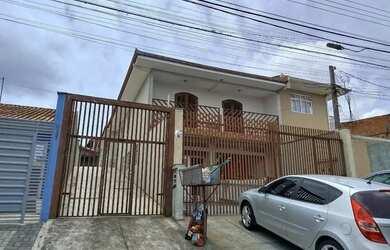 Imagem: A casa possui 2 Dormitórios, 1 Banheiro, 1 Vaga na garagem