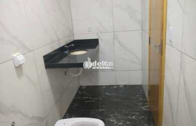 Imagem 13: Casa no condomínio Terras Alpha disponível para venda em Uberlândia...