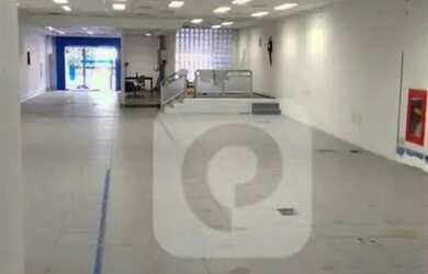 Imagem: O depósito possui 5 Vagas na garagem, 1.206m² de Área e