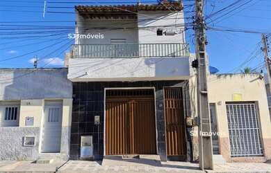 Imagem: A casa possui 2 Dormitórios, 2 Banheiros, 1 Vaga na garagem