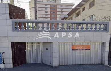 Imagem: A casa possui 3 Dormitórios, 2 Banheiros, 5 Vagas na garagem