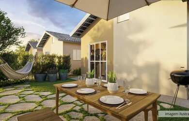 Imagem: A casa possui 2 Dormitórios, 1 Banheiro, 1 Vaga na garagem