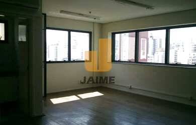 Imagem: O depósito possui 1 Vaga na garagem, 40m² de Área e está