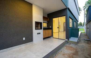 Imagem: A casa em condomínio possui 3 Dormitórios, 3 Banheiros, 2