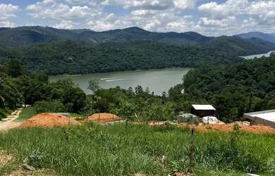 Imagem: O terreno possui 9.000m² de Área e está localizado em Centro