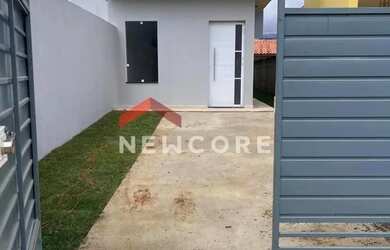 Imagem: A casa possui 2 Dormitórios, 2 Banheiros, 1 Vaga na garagem